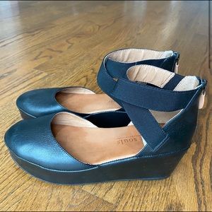 Gentle souls 7.5 comfy wedges